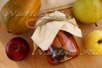 Ассорти из маринованных фруктов