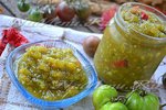 Сырая аджика из зелёных томатов