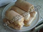 Слоеные пирожки с сыром и ветчиной