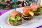 Канапе с красной рыбой и сыром