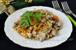 Закуска из соленой сельди с овощами