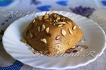 Постный пудинг из манки с орехами и изюмом
