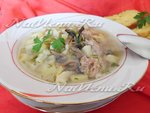 Сытный суп с куриными шейками, грибами и клецками