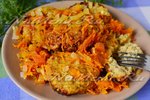 Ежики из фарша с рисом с подливкой на сковороде