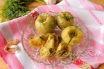 Квашеные зеленые помидоры с чесноком и зеленью