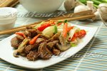 Свинина стир-фрай с шампиньонами и овощами