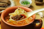 Щи из свежей капусты с говядиной в горшочках