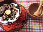 Салат с морской капустой и баварскими колбасками
