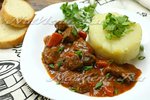 Гуляш из говядины в скороварке