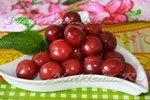 Маринованная черешня в мятном сиропе