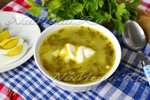 Зелёный борщ с крапивой и яйцом