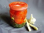 Пикантные помидоры с хреном на зиму