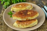 Жареные пирожки с капустой на сковороде