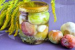 Закусочные сливы с чесноком на зиму