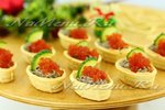 Праздничные тарталетки с икрой