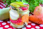 Кабачки с морковкой и яблоками