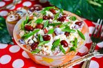 Салат из крабовых палочек с фасолью
