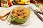 Капуста тушеная с фрикадельками