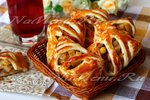 Слойки с айвой и грецким орехом