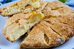 Яблочная шарлотка