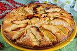 Постная яблочная шарлотка