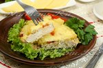 Куриная грудка с ананасами и сыром