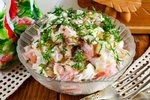 Салат "Праздничный" с курицей и ветчиной