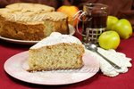 Шарлотка на сметане с яблоками