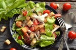 Салат «Цезарь» с копченой курицей