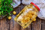 Компот из желтой черешни