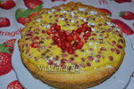 Пирог с земляникой и творогом