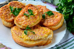 Необычные гренки с сыром, сосисками и яйцом