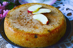 Шарлотка в мультиварке с яблоками и изюмом