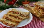 Закуска из лаваша с колбасой и помидорами